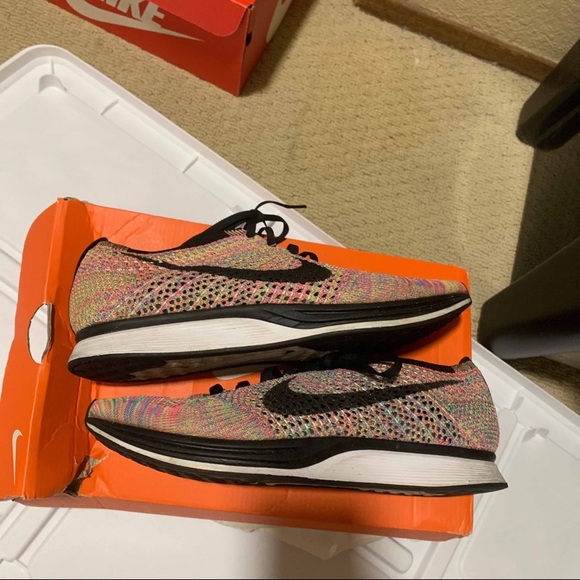 NIKE FLYKNIT RACER 